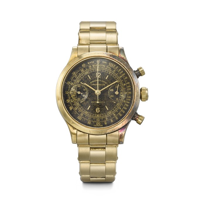ROLEX. AN EXCEEDINGLY RARE AND HIGHLY ATTRACTIVE 18K YELLOW GOLD CHRONOGRAPH WRISTWATCH WITH MULTISCALE BLACK DIAL RETAILED BY VERGA, REF. 3525, NO. 46'389, CIRCA 1940