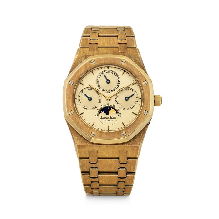 AUDEMARS PIGUET. A RARE 18K GOLD AUTOMATIC PERPETUAL CALENDAR BRACELET WATCH WITH MOON PHASES ROYAL OAK QUANTIEME PERPETUAL MODEL, REF. 25654BA, CASE NO. D44097 AND 960, CIRCA 1994