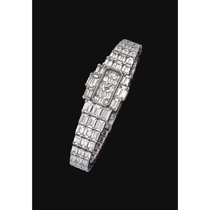 Vacheron Constantin Vacheron Constantin. A Superb Lady's 18k White Gold and Diamond Bracelet Wristwatch SIGNED VACHERON CONSTANTIN, LADY KALLA, REF. 17701/710G, MOVEMENT NO. 591'357, CASE NO. 708'070, MANUFACTURED IN 1998