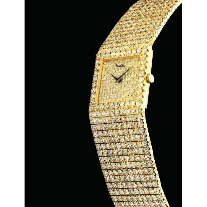 PIAGET. A FINE 18K GOLD AND DIAMOND-SET SQUARE BRACELET WATCH SIGNED PIAGET, REF. 9131 C626, MOVEMENT NO. 894'353, CASE NO. 513'106, CIRCA 1995