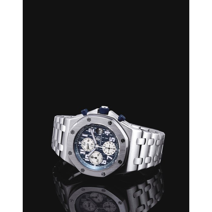 Audemars Piguet AUDEMARS PIGUET. A FINE AND HEAVY 18K WHITE GOLD AUTOMATIC CHRONOGRAPH WRISTWATCH WITH BRACELET AND DATE SIGNED AUDEMARS PIGUET, ROYAL OAK OFFSHORE MODEL, NO. 012, CASE NO. D 91720, CIRCA 2000
