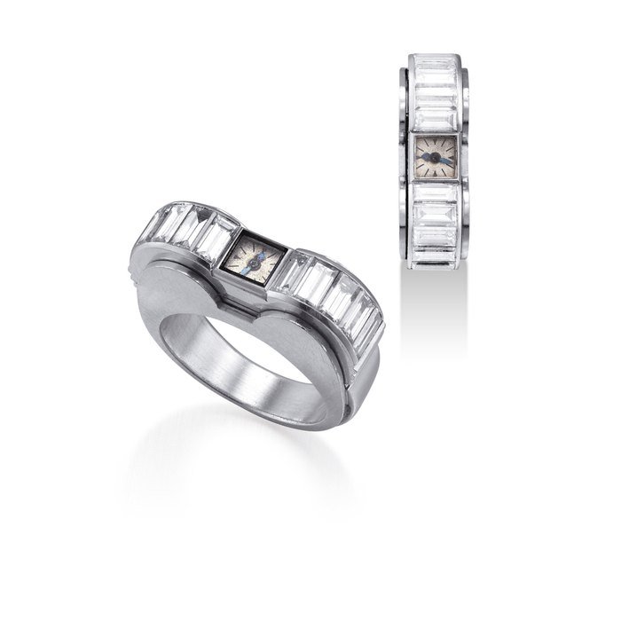 Jaeger-Lecoultre JAEGER-LECOULTRE. A VERY FINE AND VERY RARE PLATINUM AND DIAMOND-SET RING WATCH SIGNED LECOULTRE, CASE NO. 417'999, CIRCA 1930