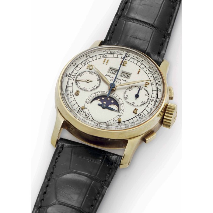 Patek Philippe. A Fine and Rare 18k Gold Perpetual Calendar Chronograph Wristwatch with Moon Phases SIGNED PATEK PHILIPPE, GENÈVE, REF. 1518, MOVEMENT NO. 868'227, CASE NO. 674'139, MANUFACTURED IN 1951