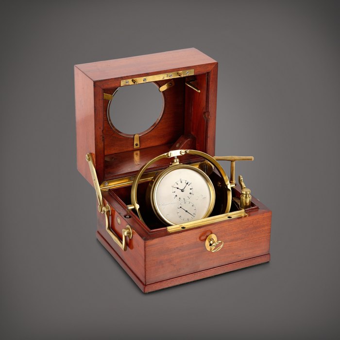 Breguet et Fils Horloge Marine à Deux Barillets Petit Modèle | A gilt brass and mahogany, two-day Marine Chronometer with double barrels | Made in 1831