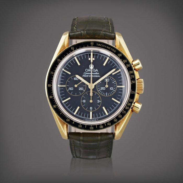 Omega Speedmaster 'Jubilee'    Montre bracelet chronographe édition limitée en or jaune |  Yellow gold chronograph limited edition wristwatch    Vers 1993 |  Circa 1993