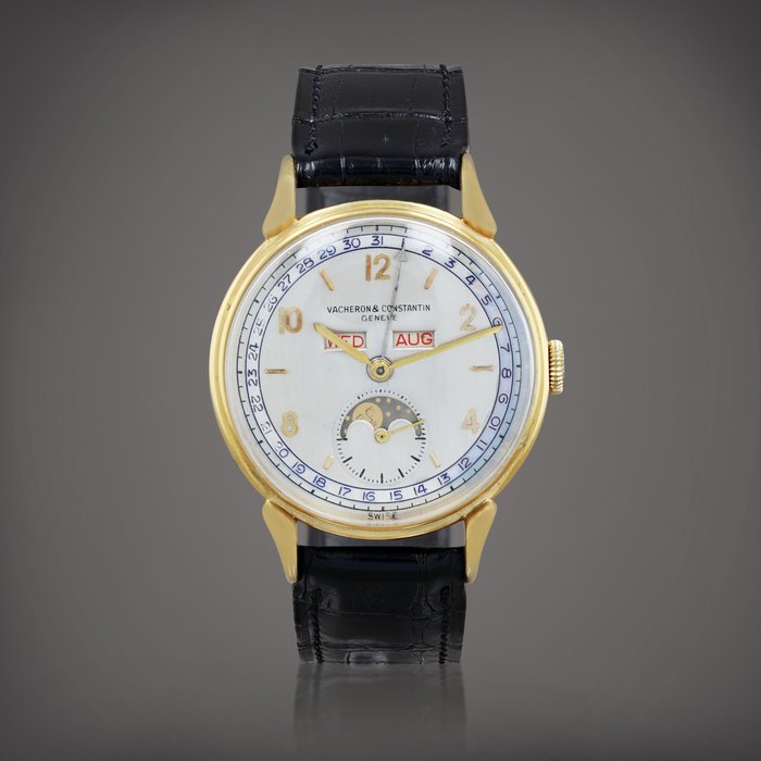 Vacheron Constantin Montre bracelet en or jaune avec triple calendrier et phases de lune |  Yellow gold wristwatch with triple calendar and moon phases    Vers 1945 |  Circa 1945