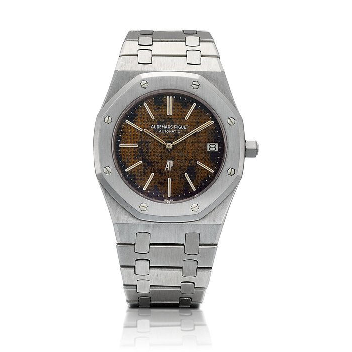 Audemars Piguet Royal Oak, Reference 5402 | A stainless steel bracelet watch with date and tropical dial, Circa 1974 | 愛彼 | 皇家橡樹系列 型號5402 | 精鋼鏈帶腕錶，備日期顯示及棕式錶盤，約1974年製 · 5402
