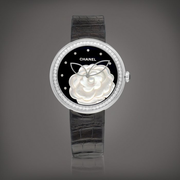 Chanel Mademoiselle Privé, Reference H3096 |  A white gold and diamond-set wristwatch with mother-of-pearl dial, Circa 2017 |  香奈兒 |  Mademoiselle Privé 型號H3096  |  白金鑲鑽石腕錶，備珠母貝錶盤，約2017年製 · H3096