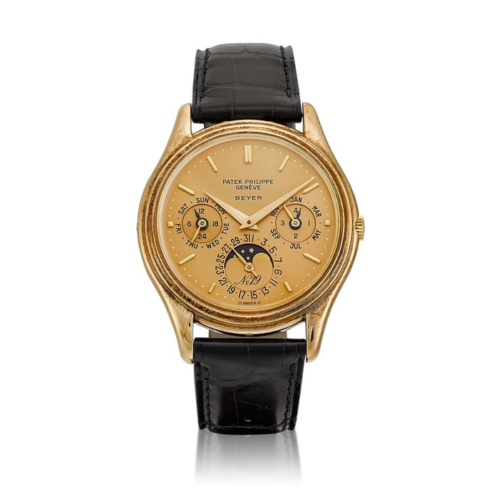 Patek Philippe Reference 3940 | A limited edition perpetual calendar wristwatch with day, date, moon phases, leap year indication and champagne dial, Made to commemorate the 225th Anniversary of Chronometrie Beyer, Made in 1985 |  百達翡麗  |  型號3940 |  限量版萬年曆腕錶，備日期、星期、月相、閏年顯示及檳香色錶盤，為紀念 Chronometrie Beyer 225 週年而製，1985年製 · 3940
