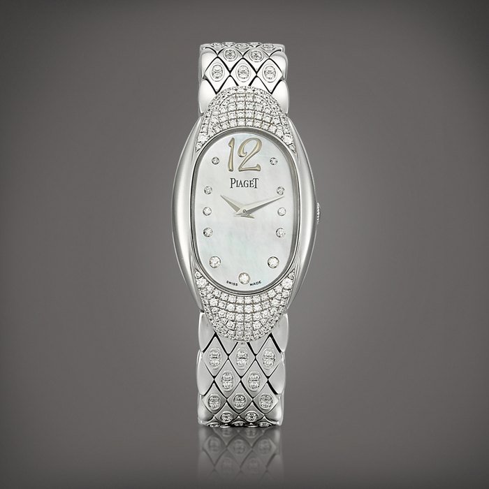 Piaget Limelight, Reference P10002 | A white gold and diamond-set bracelet watch with mother-of-pearl dial, Circa 2003 | 伯爵 | Limelight 型號P10002 | 白金鑲鑽石鏈帶腕錶，備珠母貝錶盤，約2003年製 · P10002