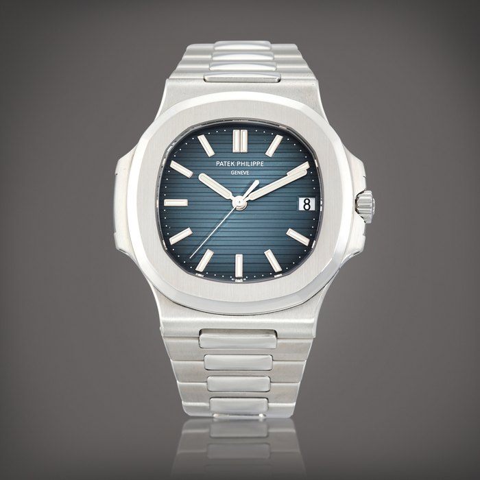 Patek Philippe Nautilus, Reference 5711 | A stainless steel bracelet watch with date, Circa 2010 | 百達翡麗 | Nautilus  型號5711 | 精鋼鏈帶腕錶，備日期顯示，約2010年製 · 5711