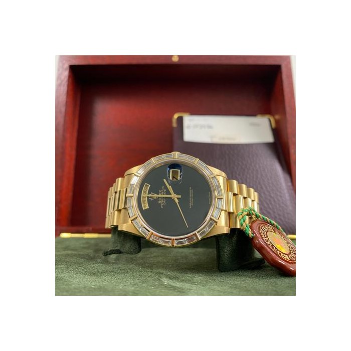 Rolex Day-DateUNPOLISHED 1996 Very Good Condition Day-Date 36 President Yellow Gold Onyx Dial 18368 FULL SET Factory DIAMOND BEZEL