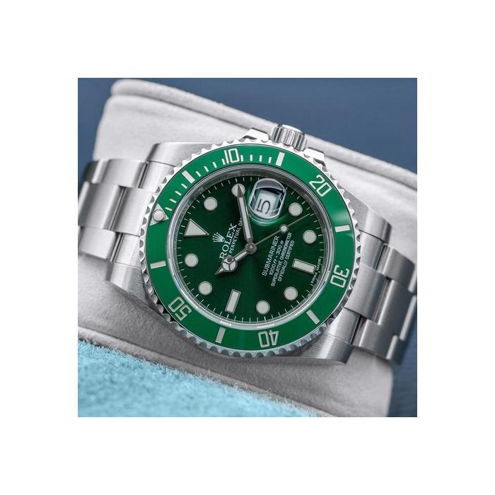 Rolex Submariner Date"Hulk" 116610LV Green Dial 41mm 2013 Box & Papers