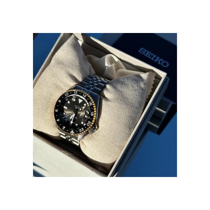 Seiko 5 SportsSkx Gmt Watch Automatic Full set. Ref. SSK021