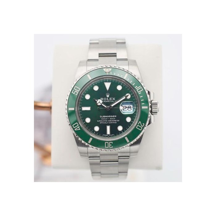 Rolex Submariner Date40mm Stainless Steel Green Ceramic Bezel Green Dial "Hulk" Ref. 116610LV