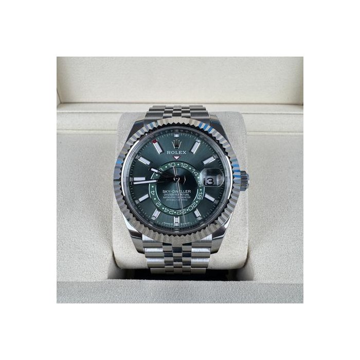 Rolex Sky-Dweller2025 Sky Dweller 42mm Green Dial Jubilee 336934 – Complete Set