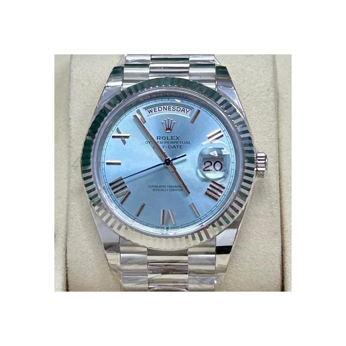 Rolex Day-Date40 UNWORN 2026 ROMAN DIAL PLATINUM FULL SET Ref. 228236