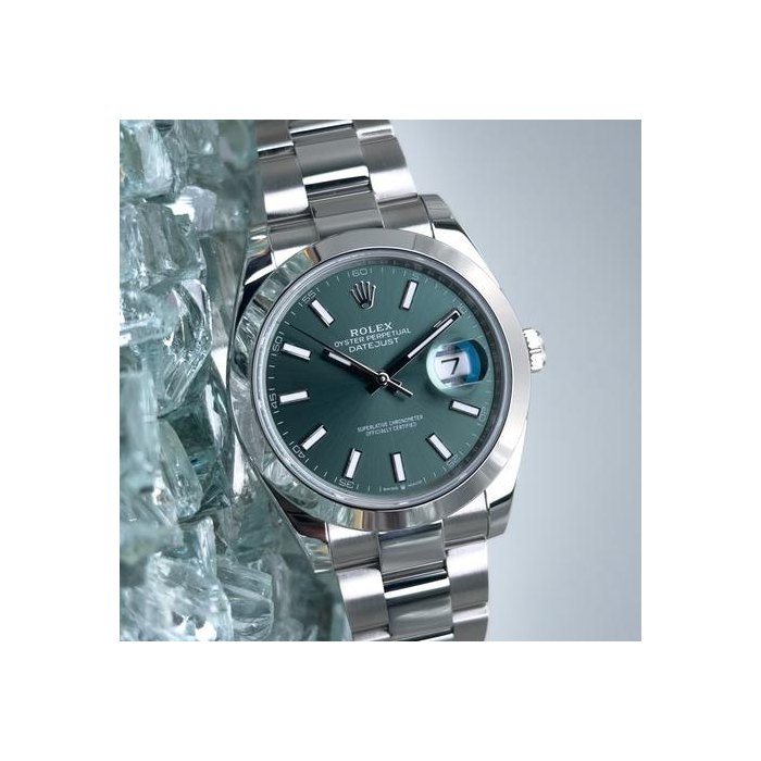 Rolex Datejust41 2026 Mint Green Complete Set Smooth Oyster Ref. 126300