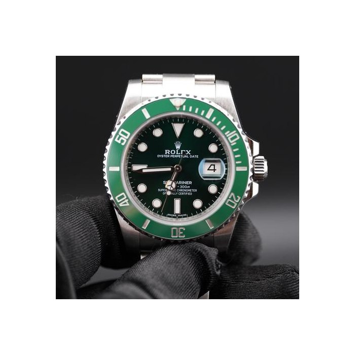 Rolex Submariner Date116610LV “Hulk” Full Set Pre-Owned