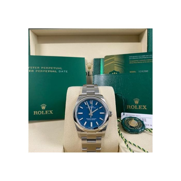 Rolex Oyster PerpetualNEW APRIL 2026 UNWORN Oyster Perpetual 34 Blue Index Dial 124200 FULL SET