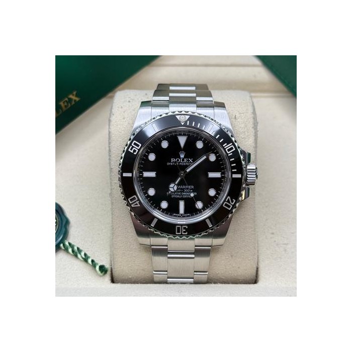 Rolex Submariner (No Date)Black Dial Stainless Steel Ceramic Bezel Oyster Bracelet Ref. 114060