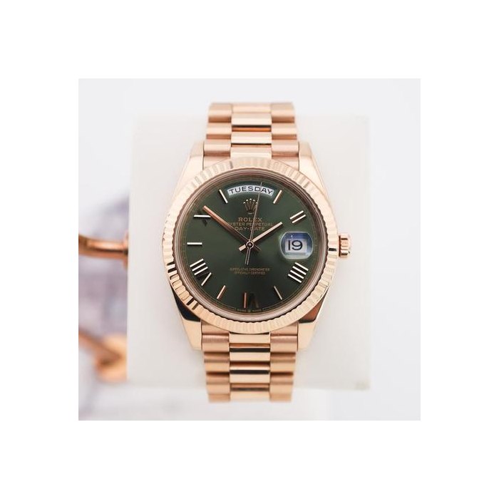 Rolex Day-Date40mm Rose Gold Olive Green Roman Dial Presidential Bracelet Ref. 228235