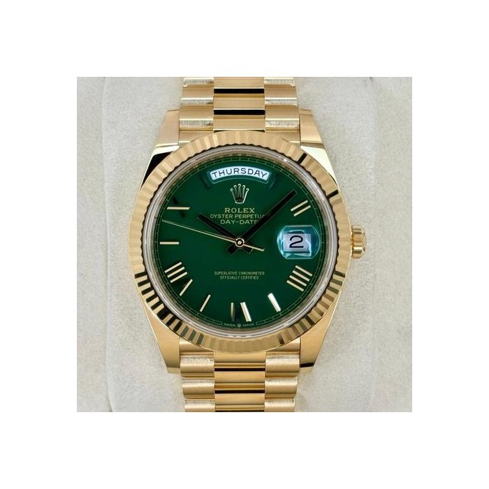Rolex Day-DateNEW 2026 Rolex Day-Date 40mm 228238 Presidential Green Dial