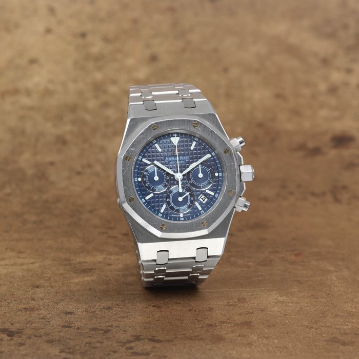 Audemars Piguet. A stainless steel automatic calendar chronograph bracelet watch Royal Oak, Ref: 25860ST.OO.1110ST.03, Purchased November 2006