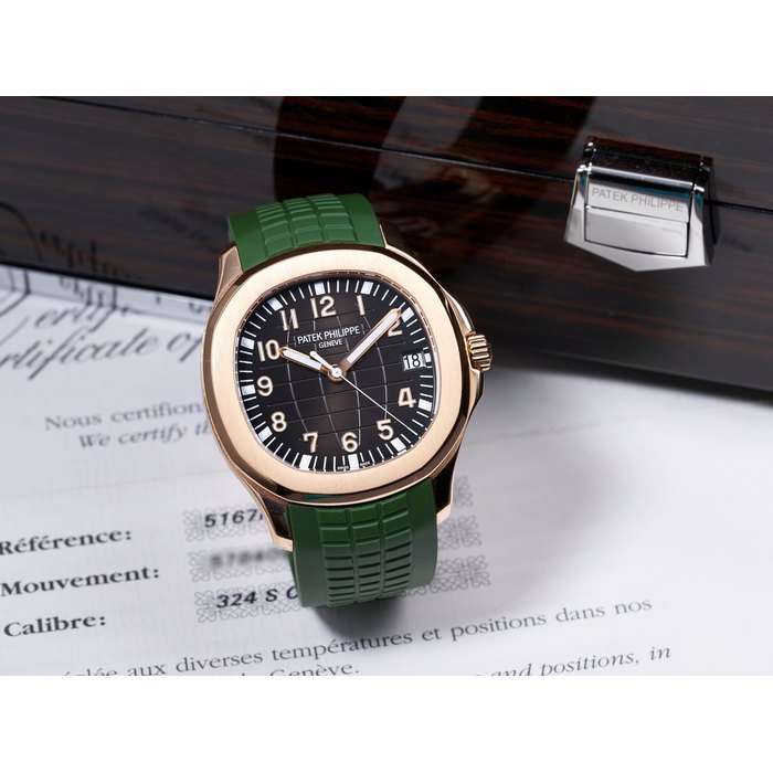 PATEK PHILIPPE | AQUANAUT, REF.5167R-001, A PINK GOLD WRISTWATCH WITH DATE, CIRCA 2014