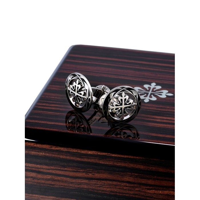 PATEK PHILIPPE | CALATRAVA CROSS CUFFLINKS, A BRAND NEW PAIR OF WHITE GOLD AND ENAMEL CUFFLINKS, CIRCA 2021