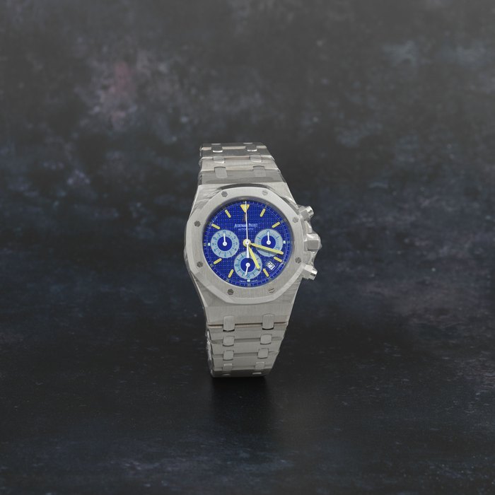 Audemars Piguet. A fine and rare Limited Edition titanium automatic calendar chronograph bracelet watch Royal Oak Chronograph 'City of Sails' Crew Member Edition, Ref: 25860IS.O.1110IS.01, Circa 2000