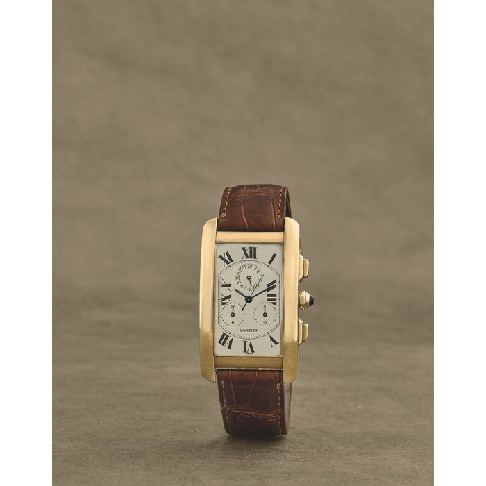 Cartier. Chronographe bracelet en or jaune 18K (750) avec date mouvement quartz Cartier. An 18K gold quartz calendar chronograph wristwatch Tank Americaine, Ref: 1730, Circa 2000