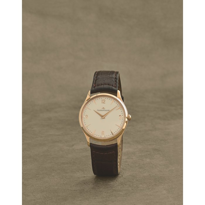 Jaeger-LeCoultre. Montre bracelet en or rose 18K (750) mouvement mécanique Jaeger-LeCoultre. An 18K rose gold manual wind wristwatch Master Control Ultra Thin, Ref: 172.2.79.S, Circa 2012