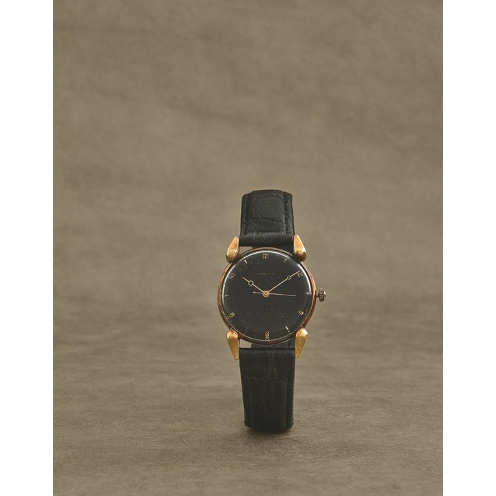 Tiffany & Co Juvenia. Montre bracelet en or jaune 18K (750) mouvement mécanique Juvenia. An 18K gold manual wind wristwatch Circa 1950