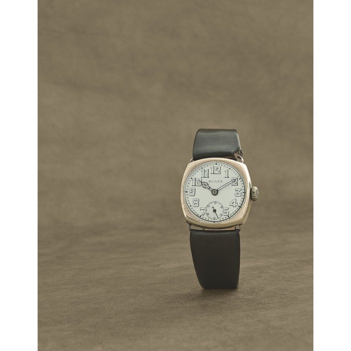 Rolex. Montre bracelet en argent (925) style militaire mouvement mécanique Rolex. An early silver manual wind 'trench' style wristwatch Ref: 3664, Glasgow Import mark for 1924