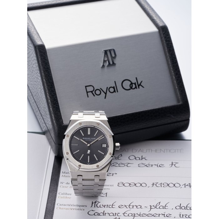 AUDEMARS PIGUET | ROYAL OAK - "A SERIES", REF. 5402ST, A VERY RARE AND FINE EXTRA FLAT STAINLESS STEEL BRACELET WATCH WITH DATE, PURCHASED ON 30TH SEPTEMBER 1974