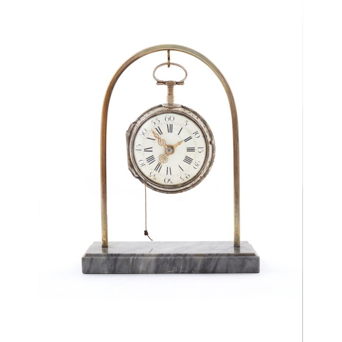 FRANCOIS ROMILLY, À PARIS. GRANDE PENDULE DE BORD A CADRAN OUVERT EN ARGENT AVEC REVEIL ET REPETITION REMONTAGE A CLEF FRANCOIS ROMILLY, À PARIS. A LARGE SILVER KEY WIND OPEN FACE COACH CLOCK WATCH WITH ALARM AND REPEAT Circa 1770