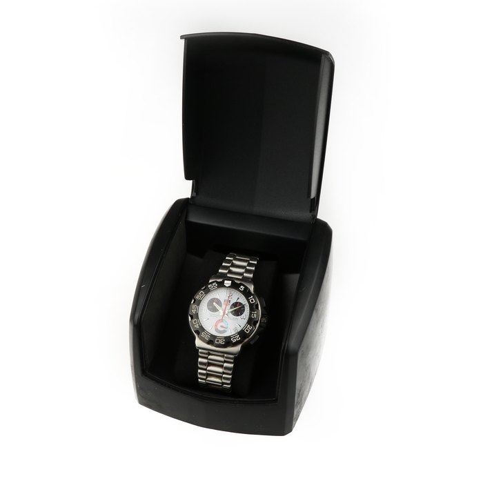 TAG Heuer. A stainless steel quartz calendar chronograph bracelet watch Formula 1 Professional 200 Meters, Ref: CAC1111-0 GY5129, Sold 23rd July 2005
