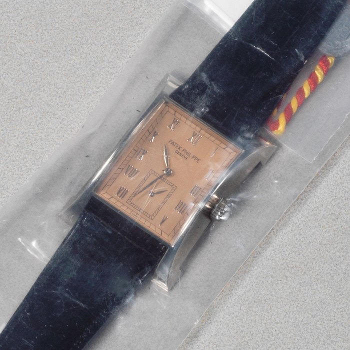 Patek Philippe. A fine 18K white gold manual wind factory sealed commemoration wristwatch Pagoda, Ref: 5500G-001, Sold 16th December 1997
