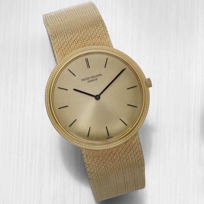 Patek Philippe. An 18K gold manual wind bracelet watch Calatrava, Ref:3520 10, Case No.2685891, Movement No.1165730, Circa 1965