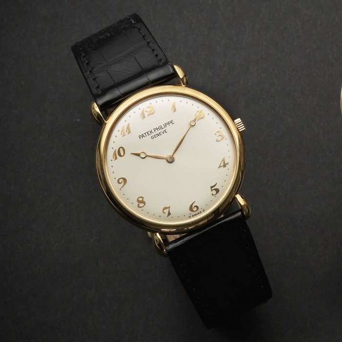 Patek Philippe. An 18K rose gold manual wind wristwatch with tear drop lugs Calatrava, Ref:3820R, Case No.2985205, Movement No.1378597, Circa 1995