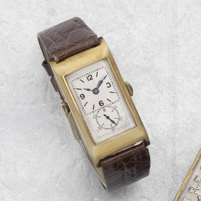 Rolex. A 9K gold manual wind rectangular wristwatch Prince, Ref:1541, Serial No.267**, Movement No.748**, Glasgow Import mark for 1936