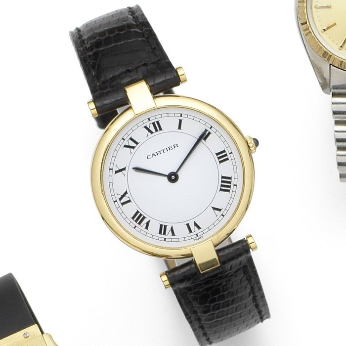 Cartier. An 18K gold quartz wristwatch Vendome, Case No.810011210, Circa 1990
