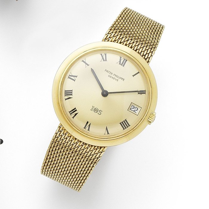 Patek Philippe. An 18K gold automatic calendar bracelet watch Calatrava 'IOS', Ref:3565/1, Case No.2673888, Movement No.1128086, Circa 1965