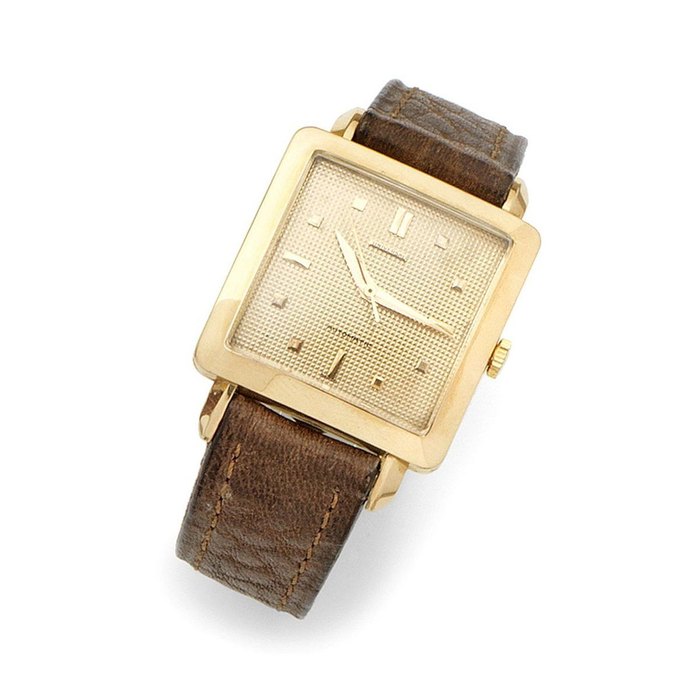 Universal. An 18K gold automatic square wristwatch Case No.1508221/10222, Circa 1950