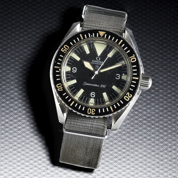 Omega. A stainless steel automatic military issue wristwatch Seamaster 300, Ref:165.024, Movement No.24725274, Circa 1965