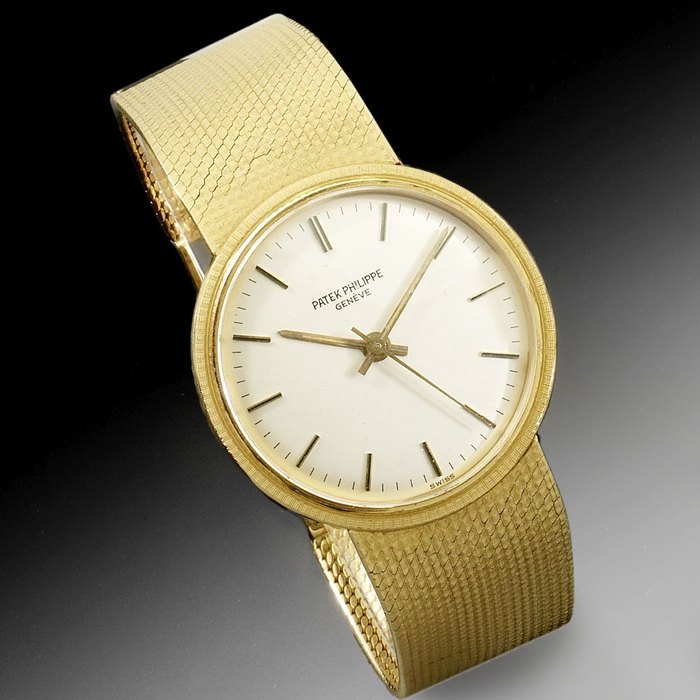 Patek Philippe. An 18K gold automatic bracelet watch Ref:3563 3, Case No.2677993, Movement No.1181130, Circa 1970