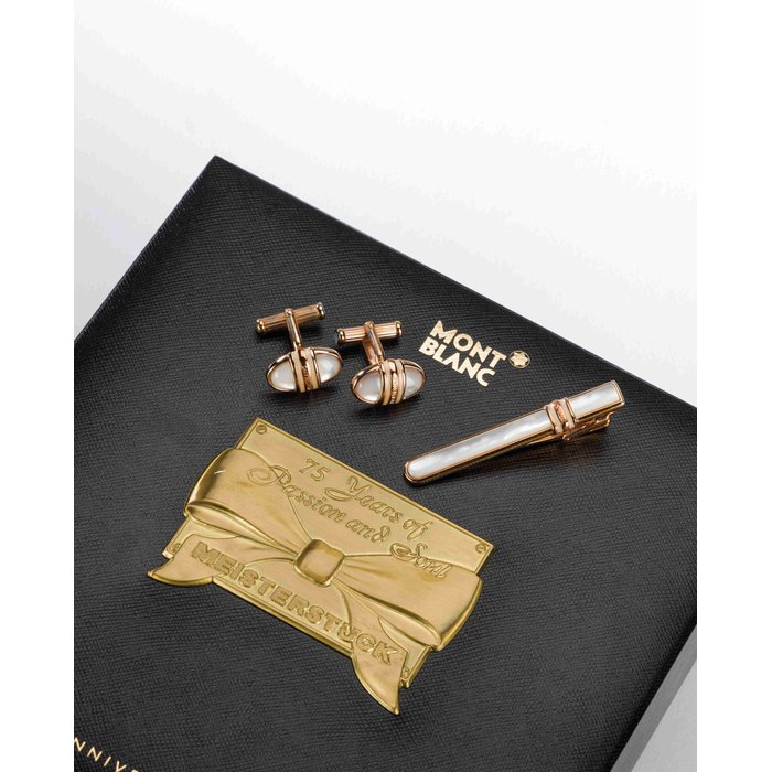 Montblanc. A fine set of limited anniversary edition 1924 jewellery set include cufflinks and tie bar with box and paper Meisterstück, Ref:02420, No.0818/1924, manufactured in 1999