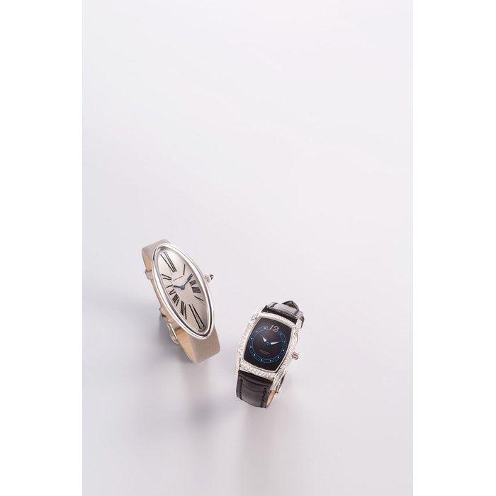 Cartier. A lady's 18K white gold manual wind wristwatch with box and papers Baignoire Allongee Mecanique, Ref:2514, Case No.118441, Sold 31st December 2000