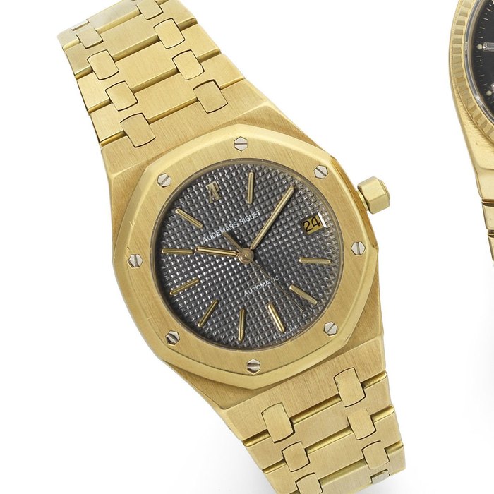 Audemars Piguet. An 18ct gold automatic calendar bracelet watch Royal Oak, Ref:BA 4332/447, Case No.017, Movement No.267727/B-93392, Sold June 1984